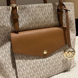 Michael Kors shoulder bag , Like new, mint condition without tags.